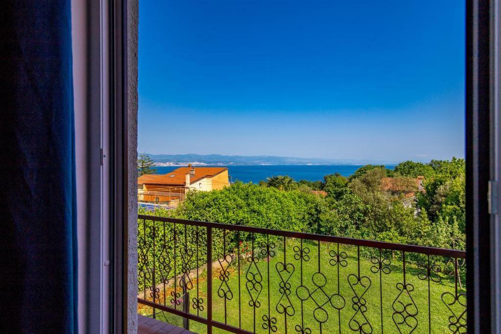 Roza, Sea View, Free Parking Apartament